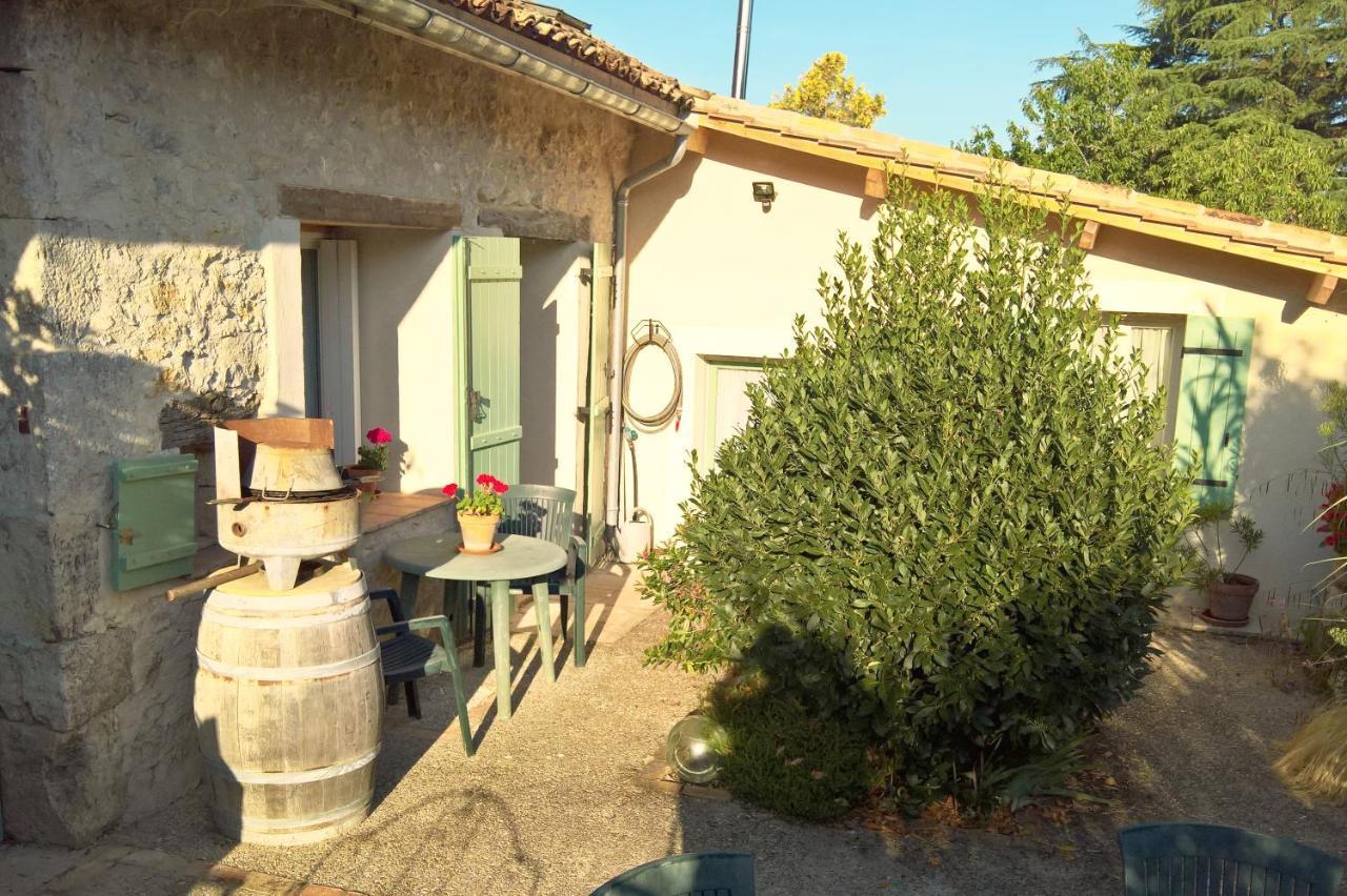 Les Glycines Bed & Breakfast Еме Екстер'єр фото