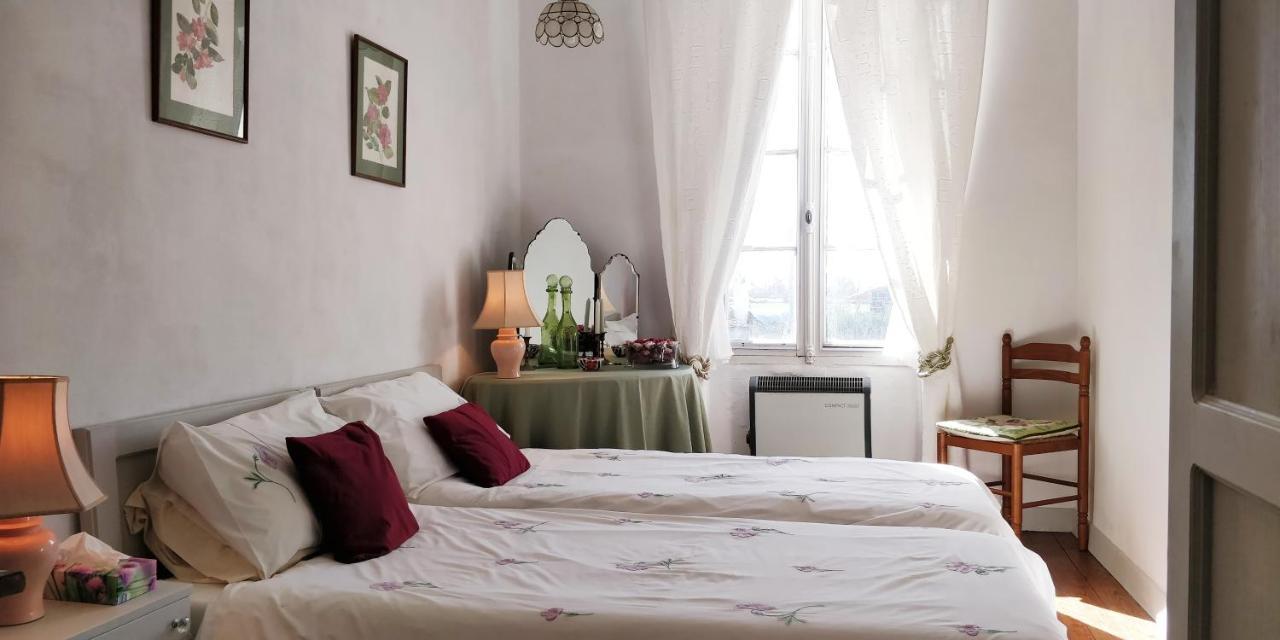 Les Glycines Bed & Breakfast Еме Екстер'єр фото
